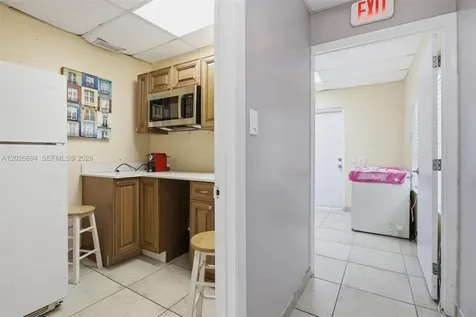 3240 NW 7th Street Miami FL 33125
