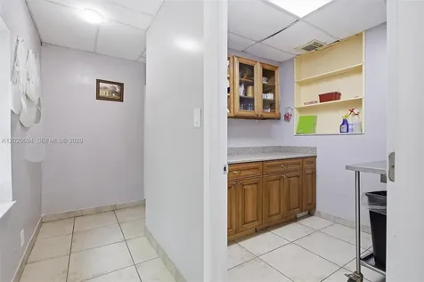 3240 NW 7th Street Miami FL 33125