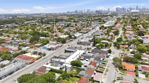 3240 NW 7th Street Miami FL 33125
