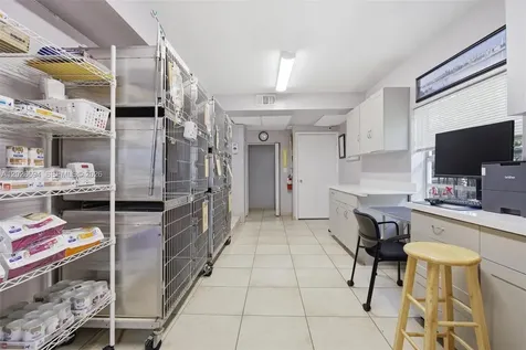 3240 NW 7th Street Miami FL 33125