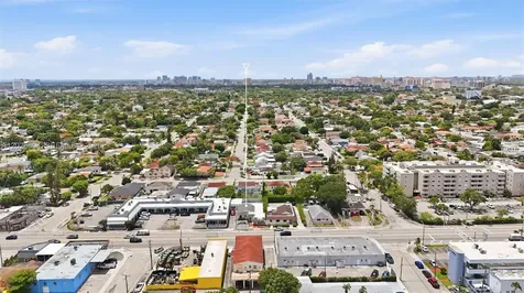 3240 NW 7th Street Miami FL 33125