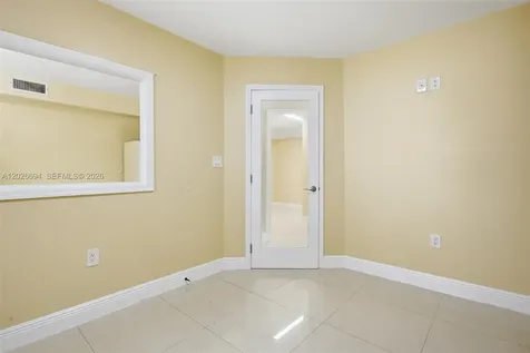 3240 NW 7th Street Miami FL 33125