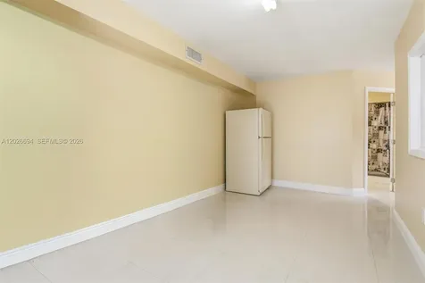 3240 NW 7th Street Miami FL 33125