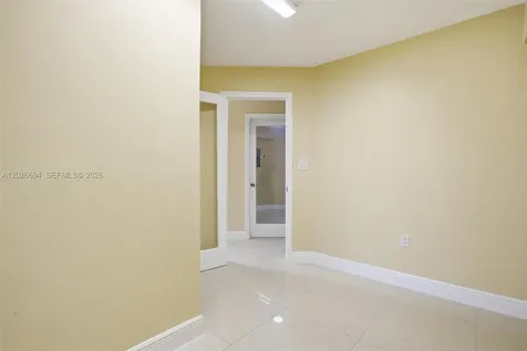 3240 NW 7th Street Miami FL 33125