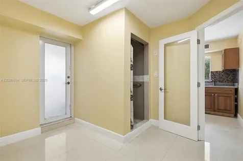3240 NW 7th Street Miami FL 33125