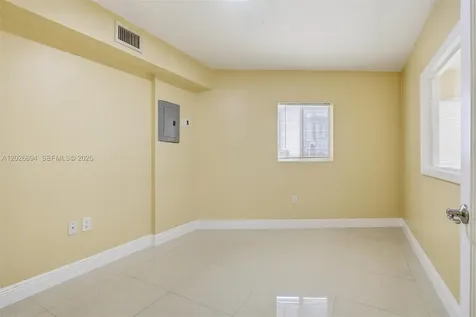 3240 NW 7th Street Miami FL 33125