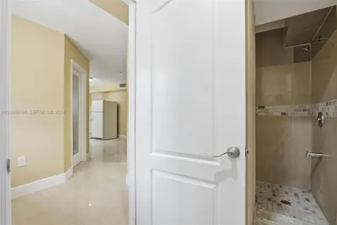 3240 NW 7th Street Miami FL 33125