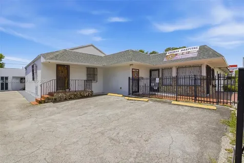 3240 NW 7th Street Miami FL 33125
