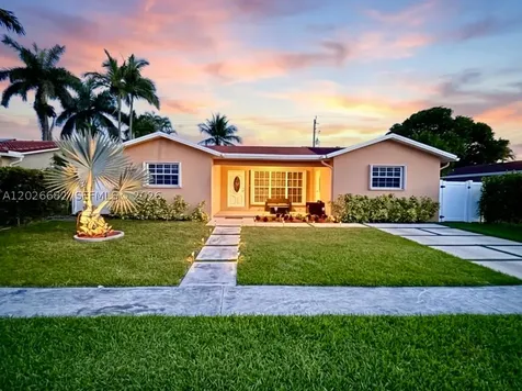206 SE 3rd Place Dania Beach FL 33004