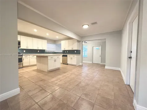 206 SE 3rd Place Dania Beach FL 33004