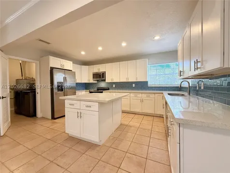 206 SE 3rd Place Dania Beach FL 33004