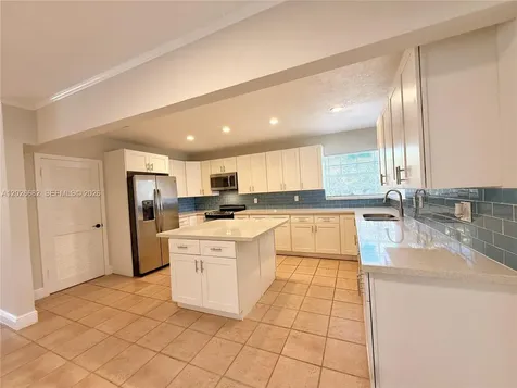 206 SE 3rd Place Dania Beach FL 33004