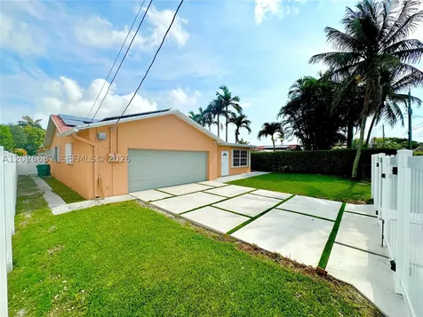 206 SE 3rd Place Dania Beach FL 33004