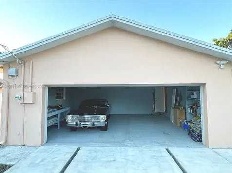 206 SE 3rd Place Dania Beach FL 33004