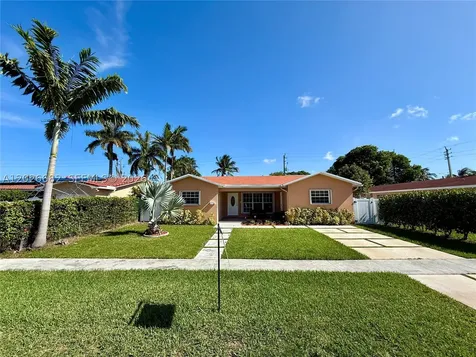 206 SE 3rd Place Dania Beach FL 33004