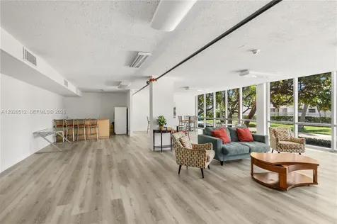 2655 Collins Avenue Miami Beach FL 33140