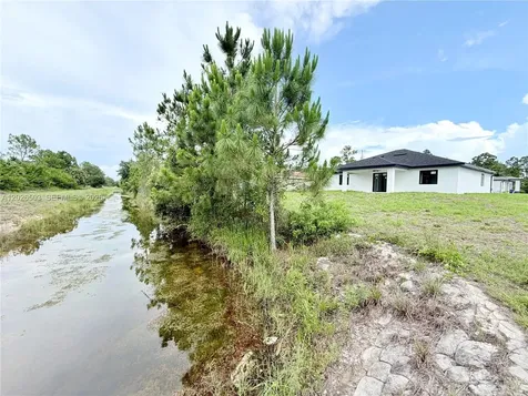 705 Colyer Street E Lehigh Acres FL 33974