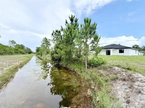 705 Colyer Street E Lehigh Acres FL 33974