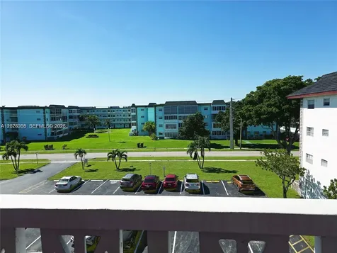 4140 NW 44th Avenue Lauderdale Lakes FL 33319