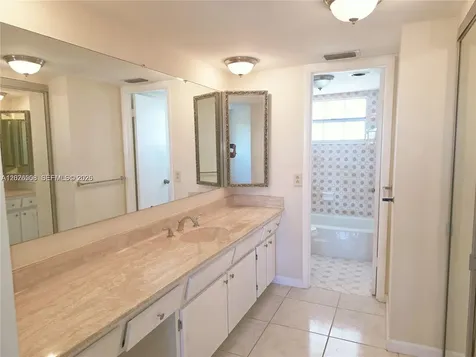 4140 NW 44th Avenue Lauderdale Lakes FL 33319