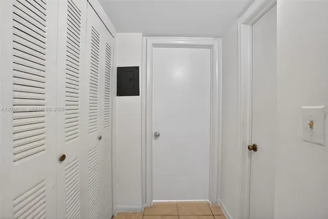 6904 N Kendall Drive Pinecrest FL 33156