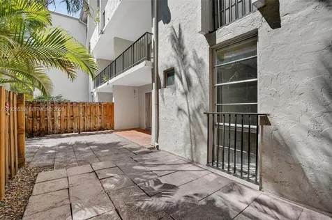6904 N Kendall Drive Pinecrest FL 33156
