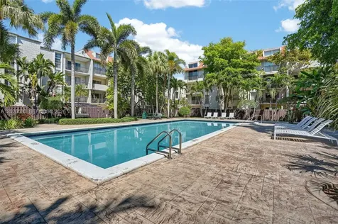 6904 N Kendall Drive Pinecrest FL 33156