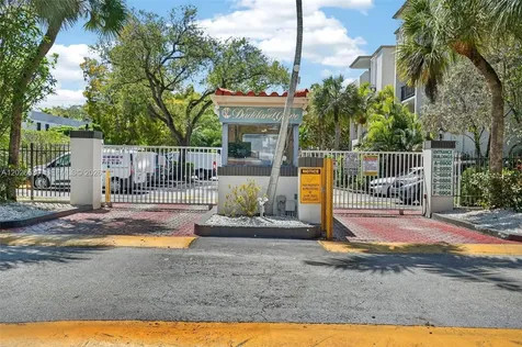 6904 N Kendall Drive Pinecrest FL 33156
