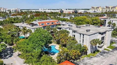 6904 N Kendall Drive Pinecrest FL 33156