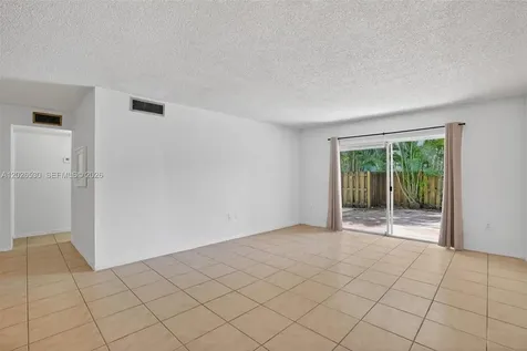 6904 N Kendall Drive Pinecrest FL 33156