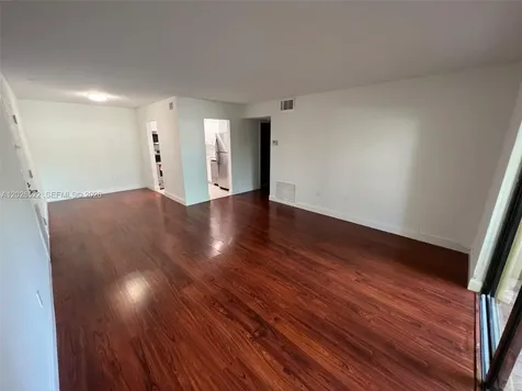 10415 N Kendall Drive Miami FL 33176
