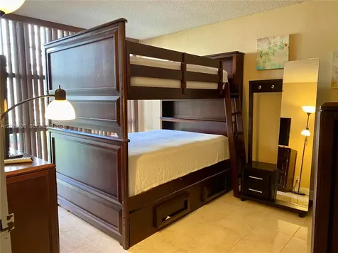 17011 N Bay Road Sunny Isles Beach FL 33160