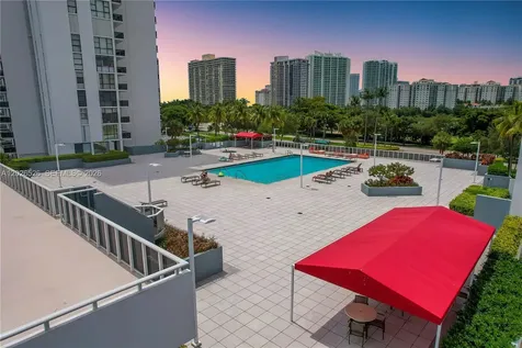 3625 N Country Club Drive Aventura FL 33180
