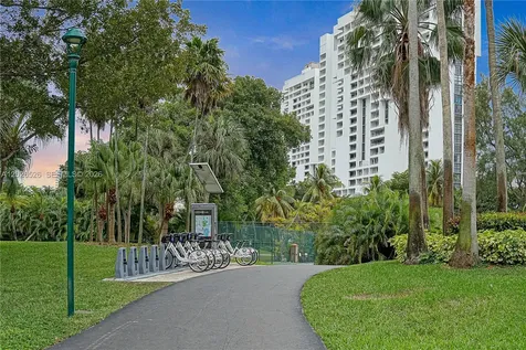 3625 N Country Club Drive Aventura FL 33180