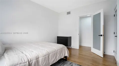 815 W 39 Miami Beach FL 33140
