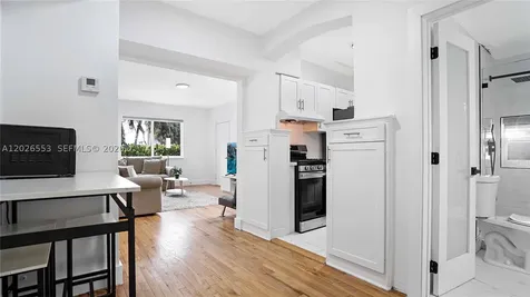 815 W 39 Miami Beach FL 33140