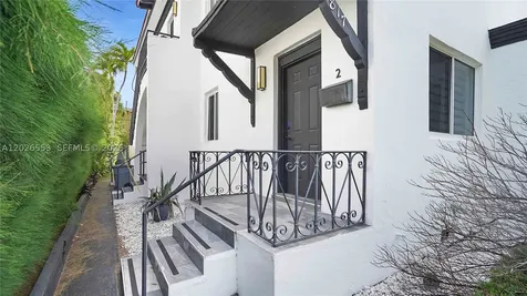 815 W 39 Miami Beach FL 33140