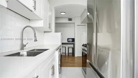 815 W 39 Miami Beach FL 33140