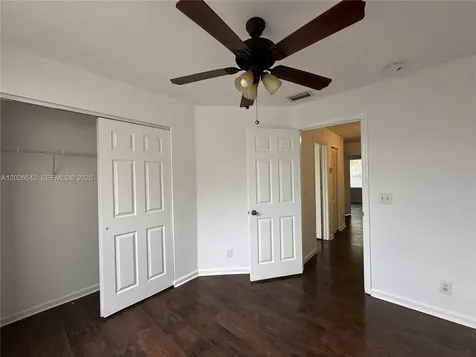 824 Summit Lake West Palm Beach FL 33406