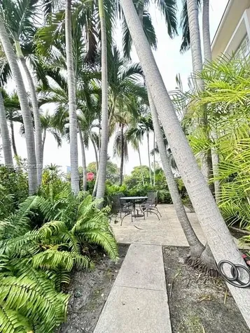 836 10th Street Miami Beach FL 33139