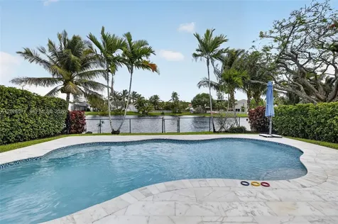 15782 NW 10th Street Pembroke Pines FL 33028