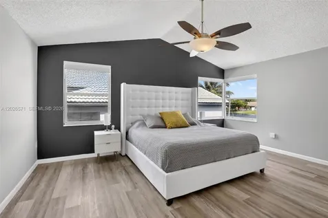 15782 NW 10th Street Pembroke Pines FL 33028