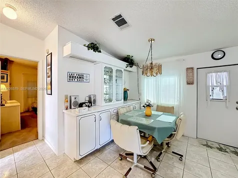 8227 Cinnamon Lane Port St. Lucie FL 34952