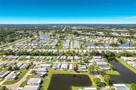 8227 Cinnamon Lane Port St. Lucie FL 34952