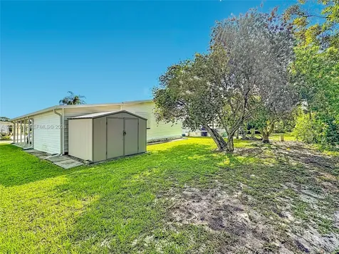 8227 Cinnamon Lane Port St. Lucie FL 34952