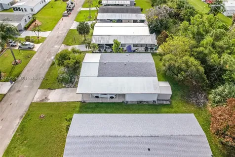 8227 Cinnamon Lane Port St. Lucie FL 34952
