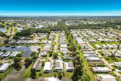 8227 Cinnamon Lane Port St. Lucie FL 34952