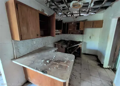 820 Curtiss Drive Opa-Locka FL 33054