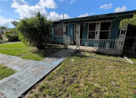 820 Curtiss Drive Opa-Locka FL 33054