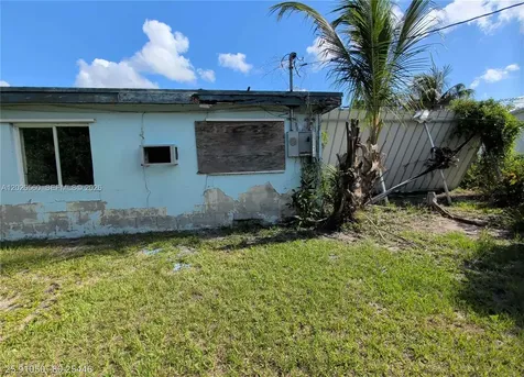 820 Curtiss Drive Opa-Locka FL 33054